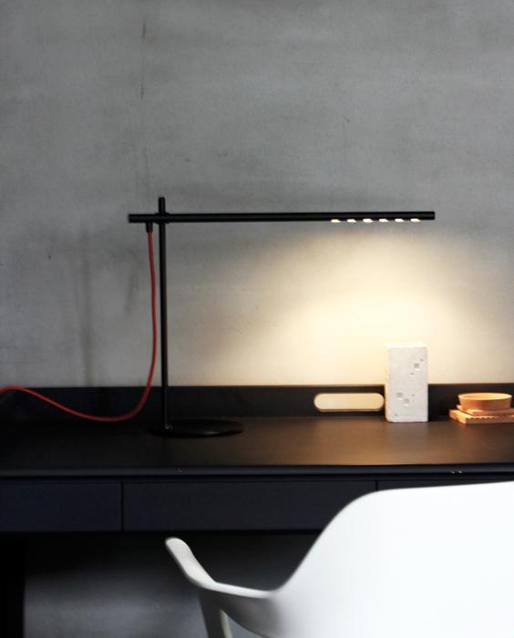 K1 Home Decore SEED DESIGN TICKTOCK Matt Black Table Lamp